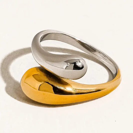 Bague torsadée ouverte Gabrielle en or 18 carats