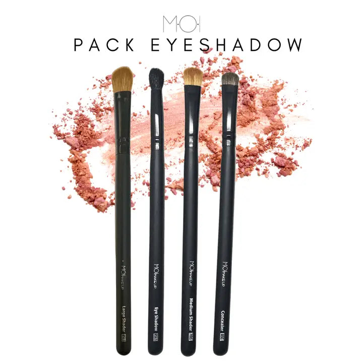 LOT DE 4 PINCEAUX DE MAQUILLAGE, FARDS À PAUPIÈRES