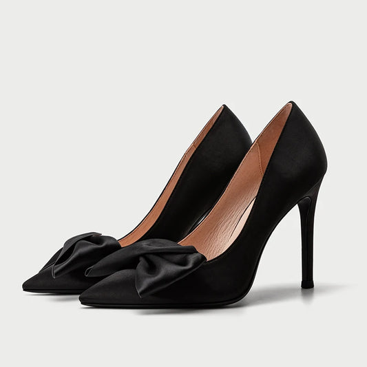 Talons aiguilles avec nœud