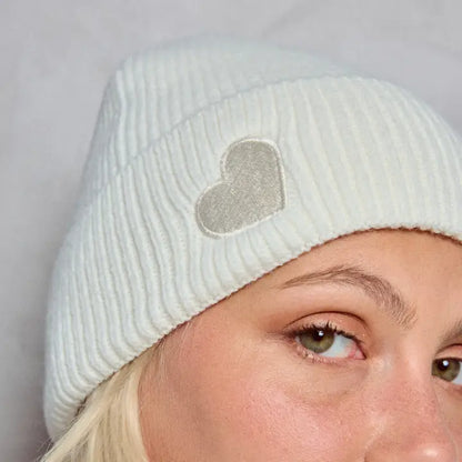 Bonnet uni avec cœur assorti MJ220SD