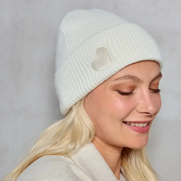 Bonnet uni avec cœur assorti MJ220SD