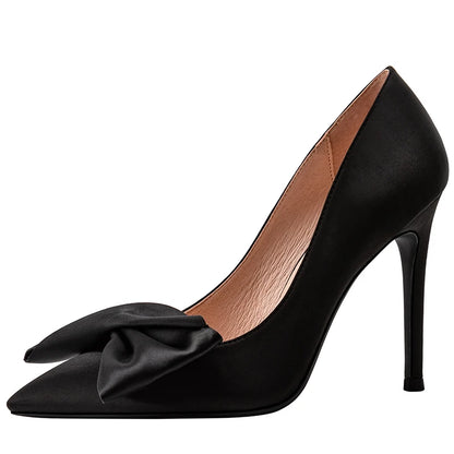 Talons aiguilles avec nœud